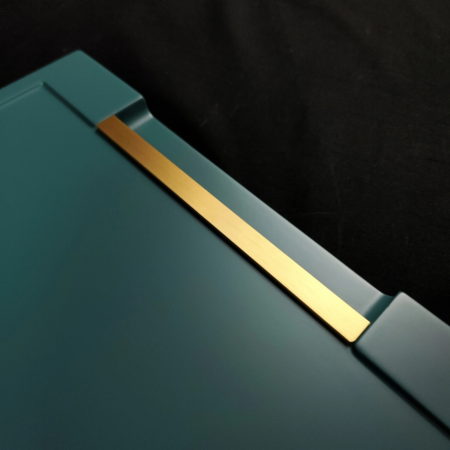 Интегрированные металлические ручки