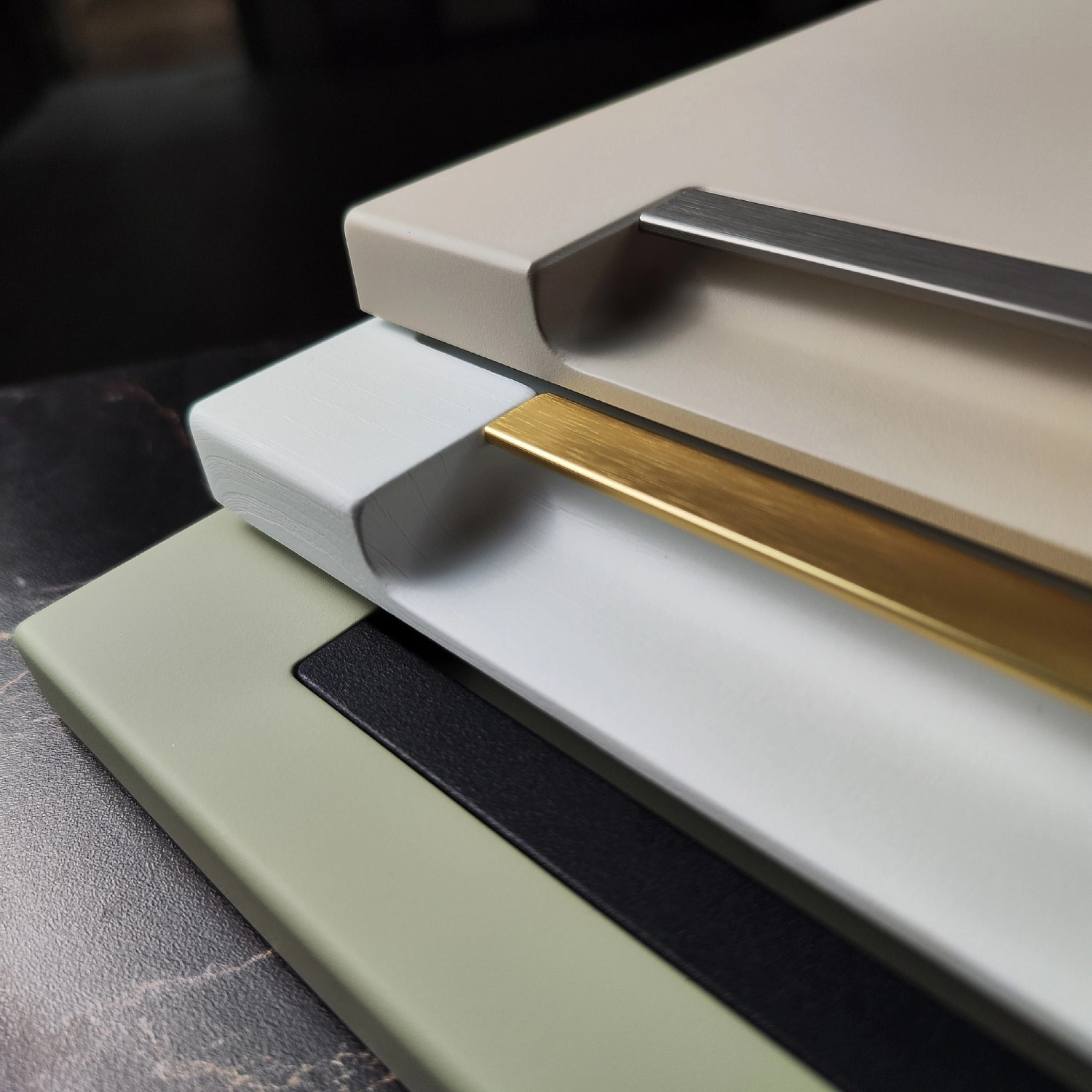 Интегрированные металлические ручки