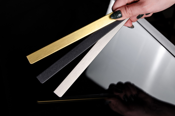 Металлическая ручка